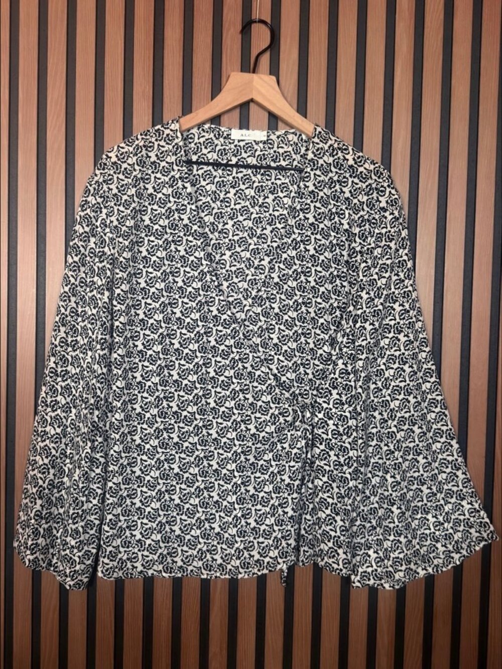 A.L.C. Wrap Top 10 Womens White Blue Navy Floral 100% Silk Blouse